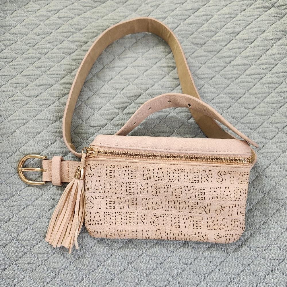 Very Cool Steve Madden Cream Crossbody Bag with Tassel